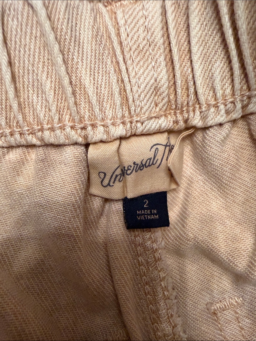 Universal Threads High Rise Jeans - Picture 3 of 4